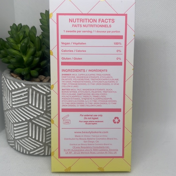 Beauty Bakerie Lemon Bar Face Palette (Bronzer, Contour, Highlighter) - Picture 4 of 4